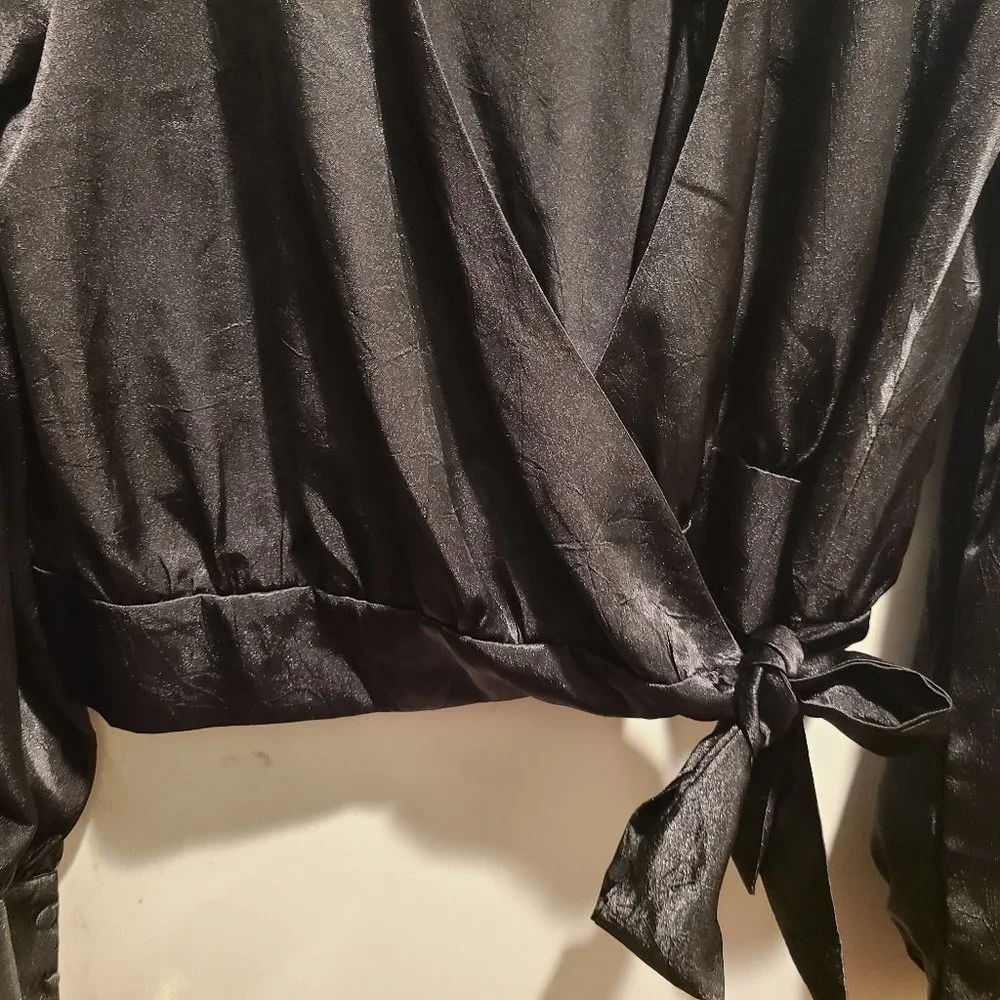 NWT Cozy Casual Black Wrap Blouse - Picture 5 of 5